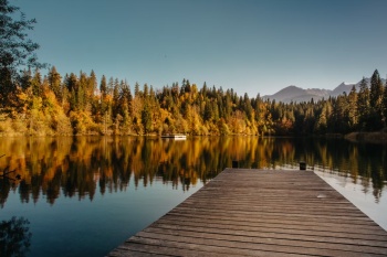 Herbstfarben beim Crestasee GR